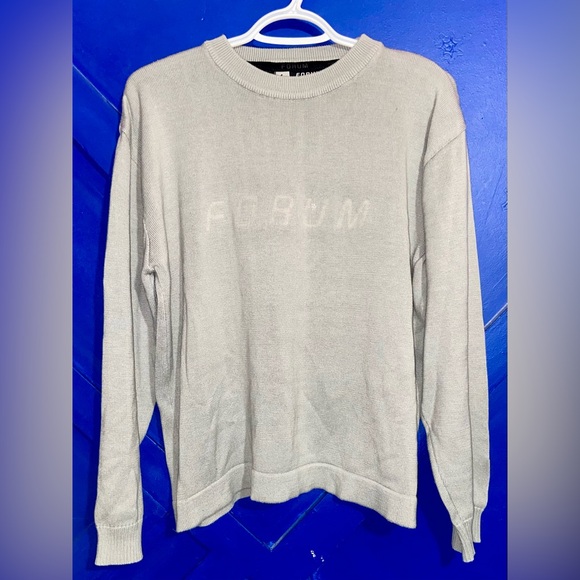 Forum Embossed Logo Sweater Sz L - Picture 1 of 5
